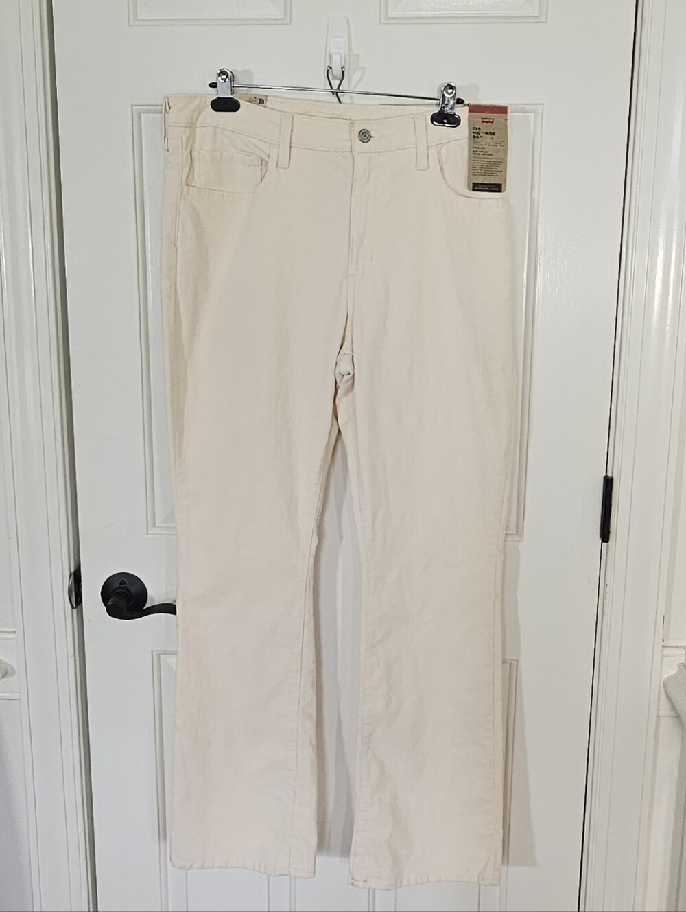 NWT Levi’s 725 High Rise Bootcut Corduroy Pants White Smoke 16